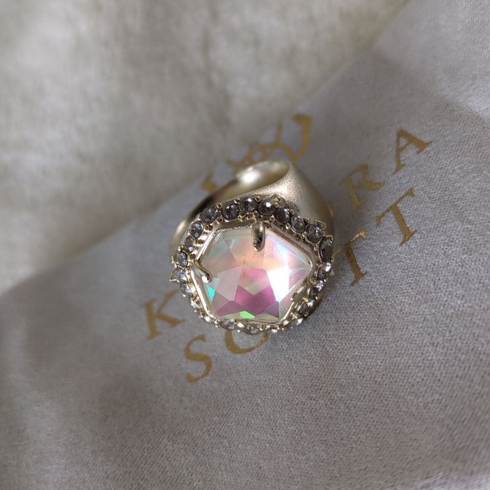 Kendra Scott Schuyler Gold Dichroic Glass Cocktail Ring size 6 - Picture 16 of 16